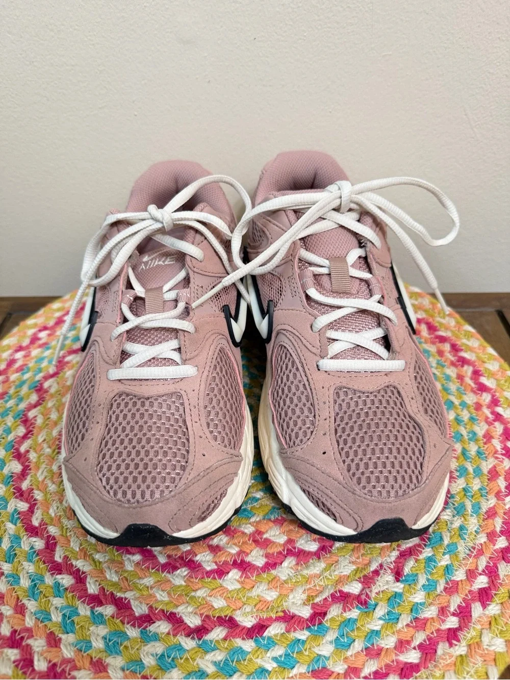 Nike V5 RNR Women's Particle Pink/Black/Ivory Mesh Athletic Sneakers 8.5m - Picture 2 of 12